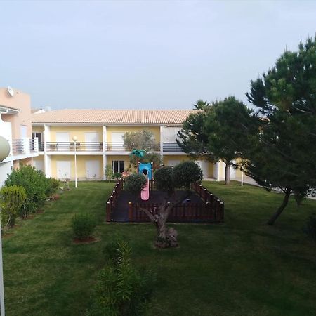 אלבופיירה Salgados Sea View Apartment מראה חיצוני תמונה