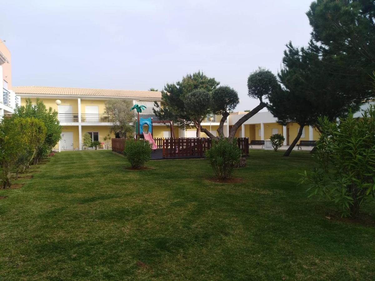 אלבופיירה Salgados Sea View Apartment מראה חיצוני תמונה