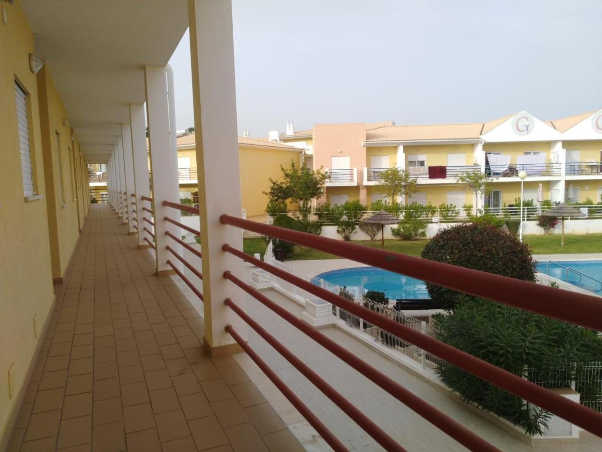 אלבופיירה Salgados Sea View Apartment מראה חיצוני תמונה